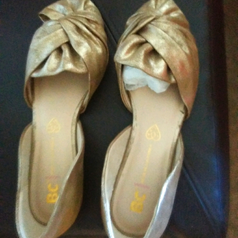 8.5 B.C. Vegan Leather Gold flats